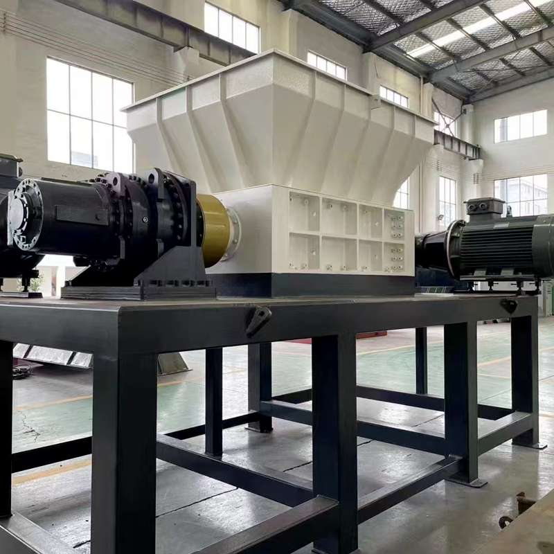 Broyeur à double arbre pour le recyclage industriel des plastiques : une solution clé pour un traitement durable des plastiques